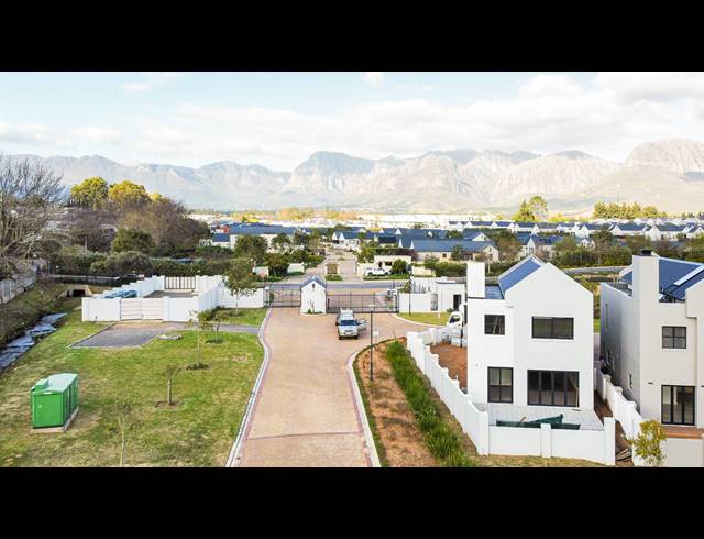 874M² VACANT LAND FOR SALE IN KLEINE PARYS 2